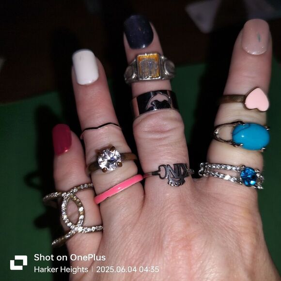 Lot of 10 Rings - Picture 3 of 10